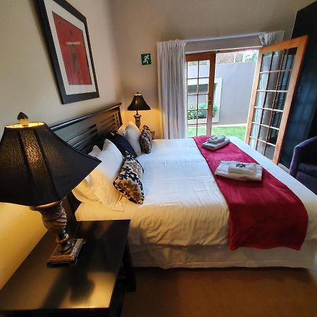 7Th Street Guesthouse Johannesburg Bagian luar foto