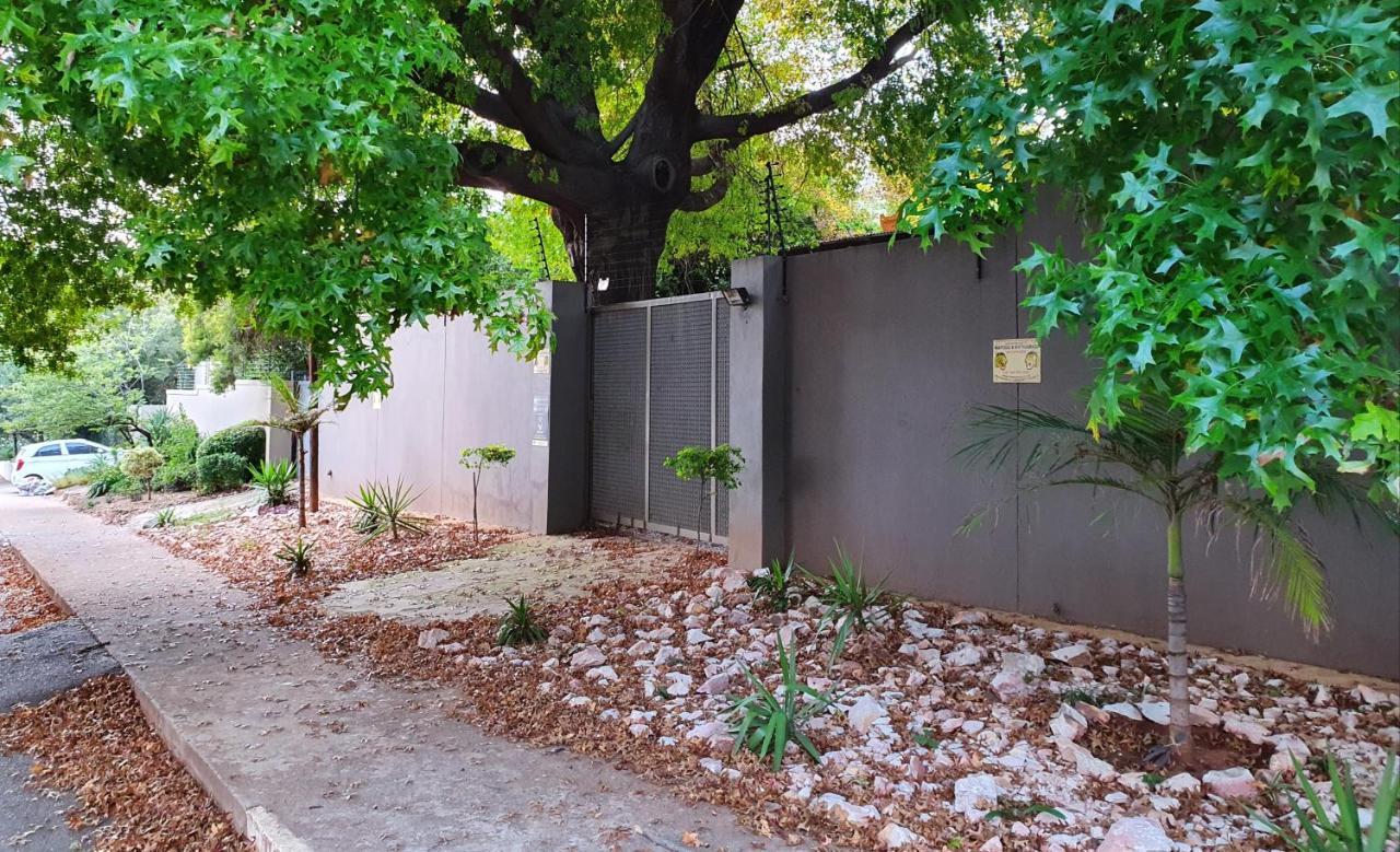 7Th Street Guesthouse Johannesburg Bagian luar foto
