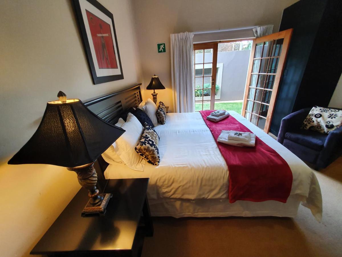 7Th Street Guesthouse Johannesburg Bagian luar foto
